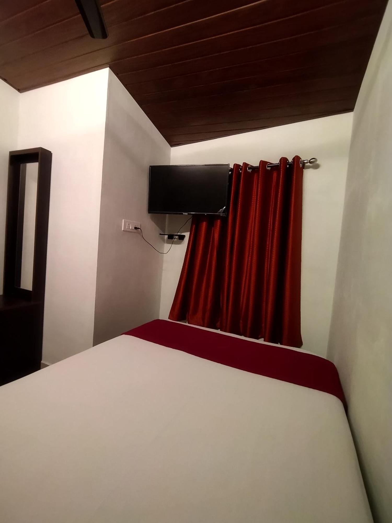 The Celeste Inn Vagamon Bagian luar foto