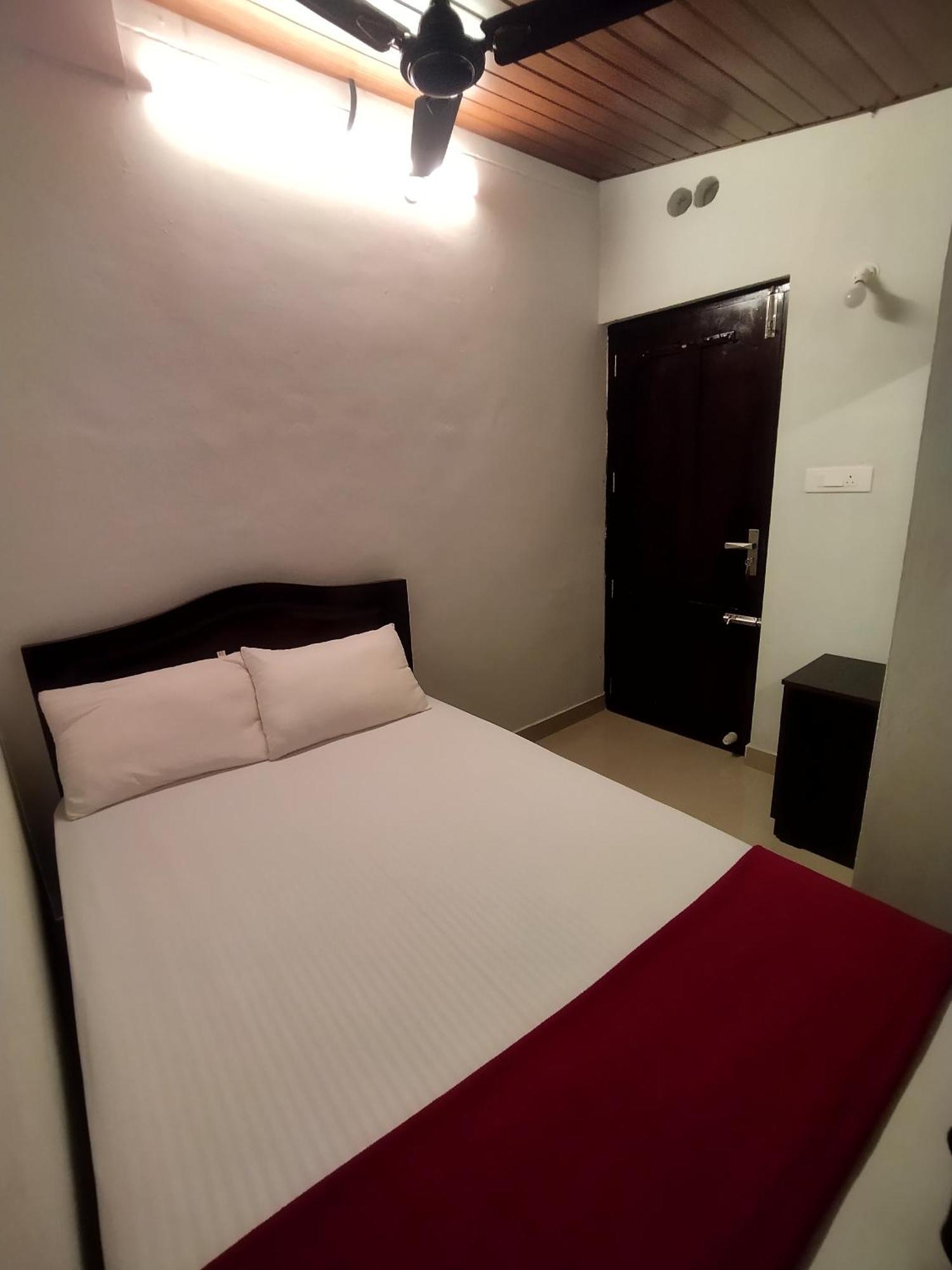 The Celeste Inn Vagamon Bagian luar foto